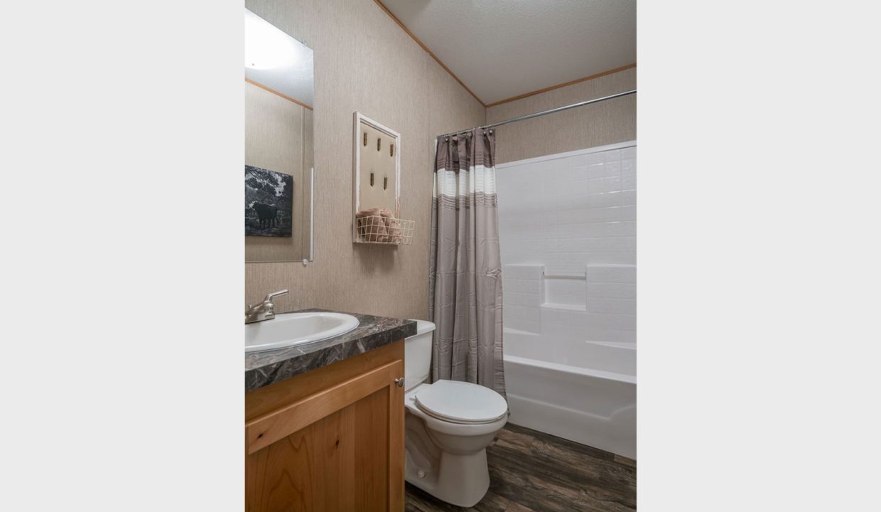 8-select-1676c-bathroom