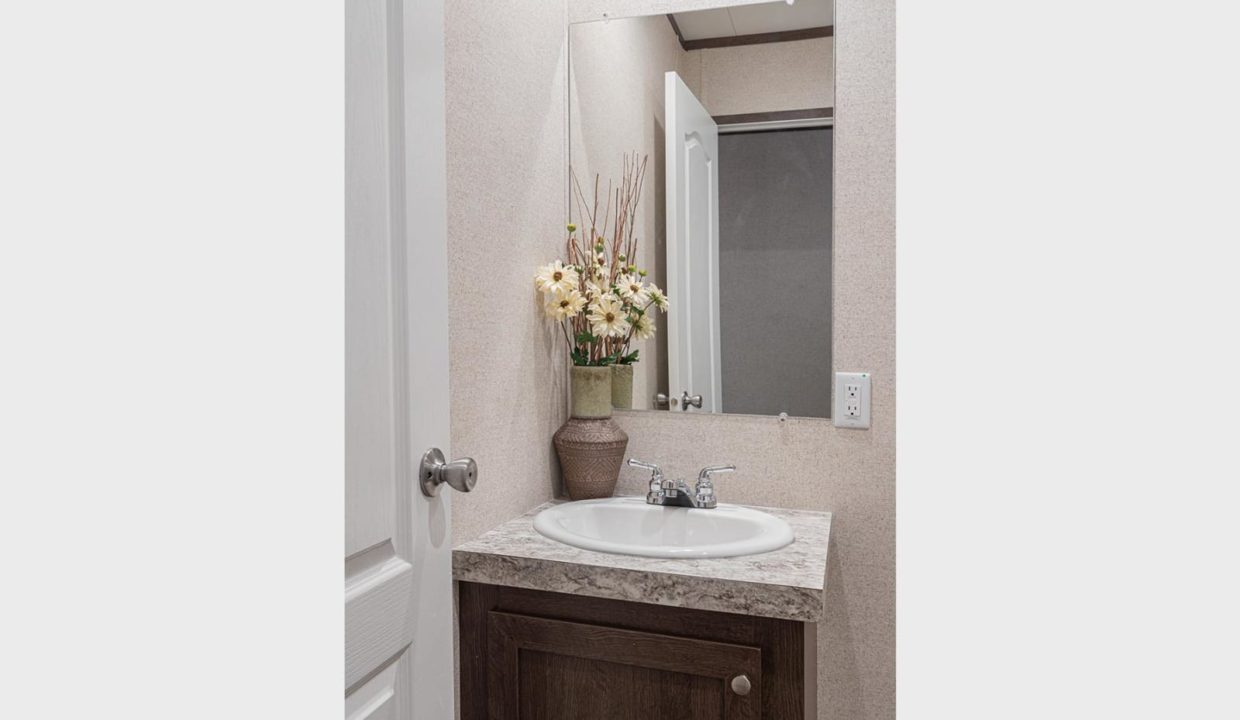 NM-3260F-Half-Bath-3